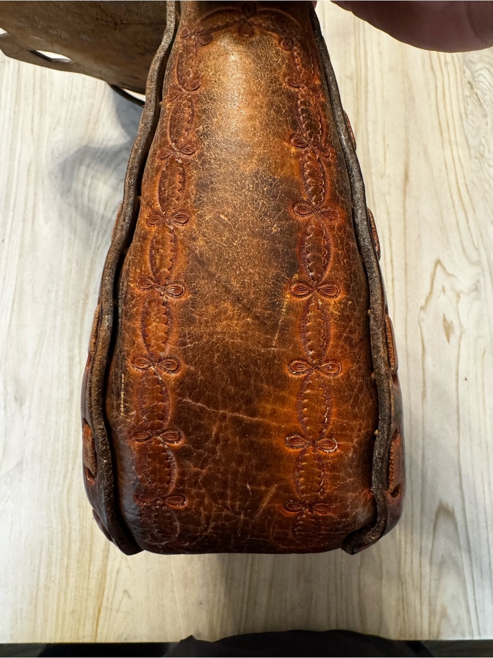 Vintage 70s Hand-Tooled Brown Leather Floral Shoulder Bag, Mexico Made - Picture 9 of 13